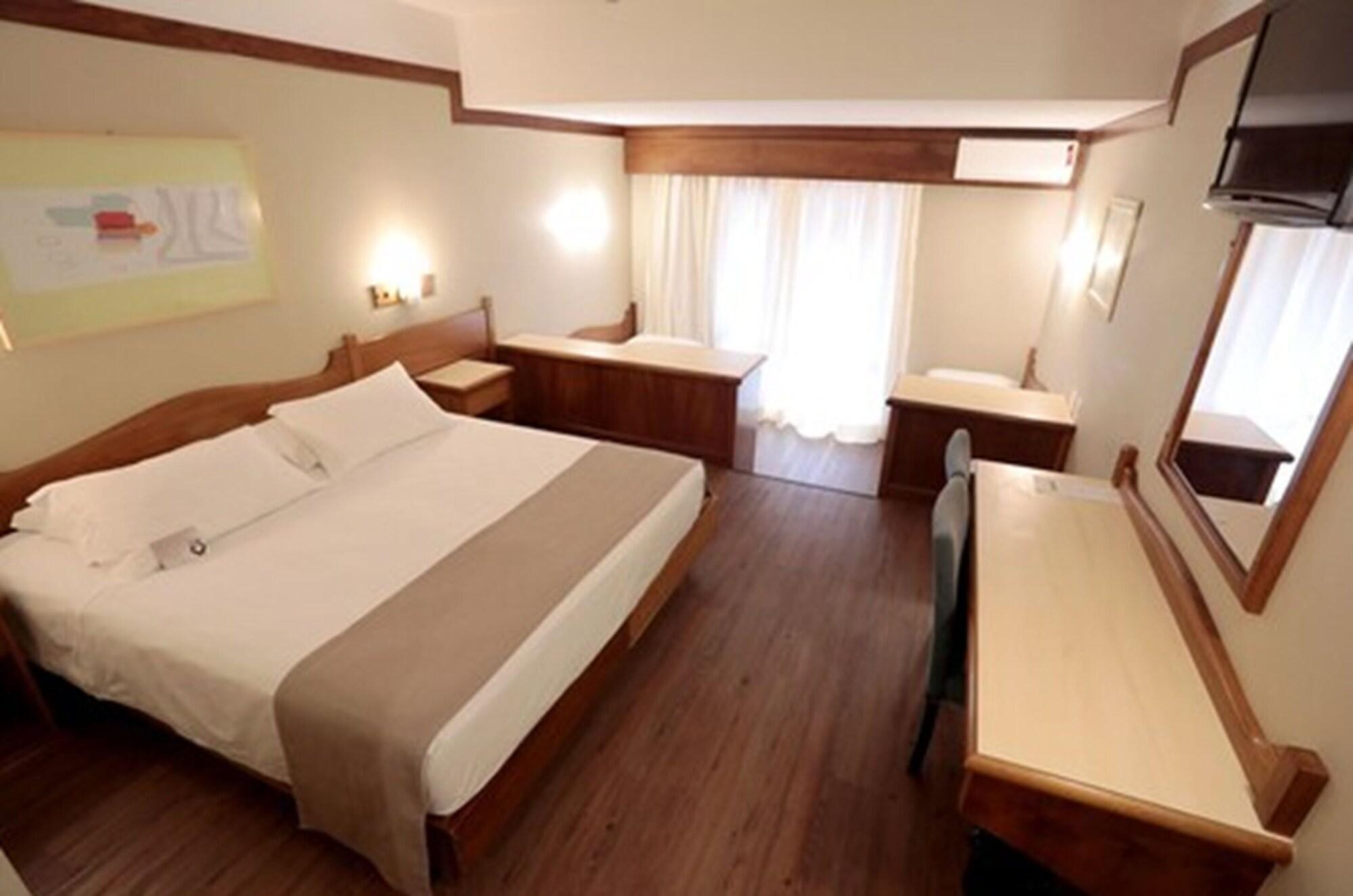 Tri Hotel Канела Екстер'єр фото